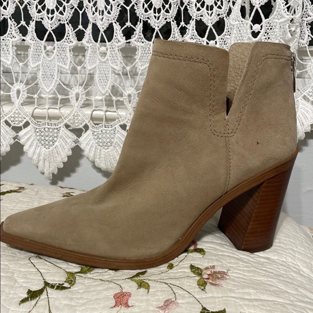 Vince Camuto